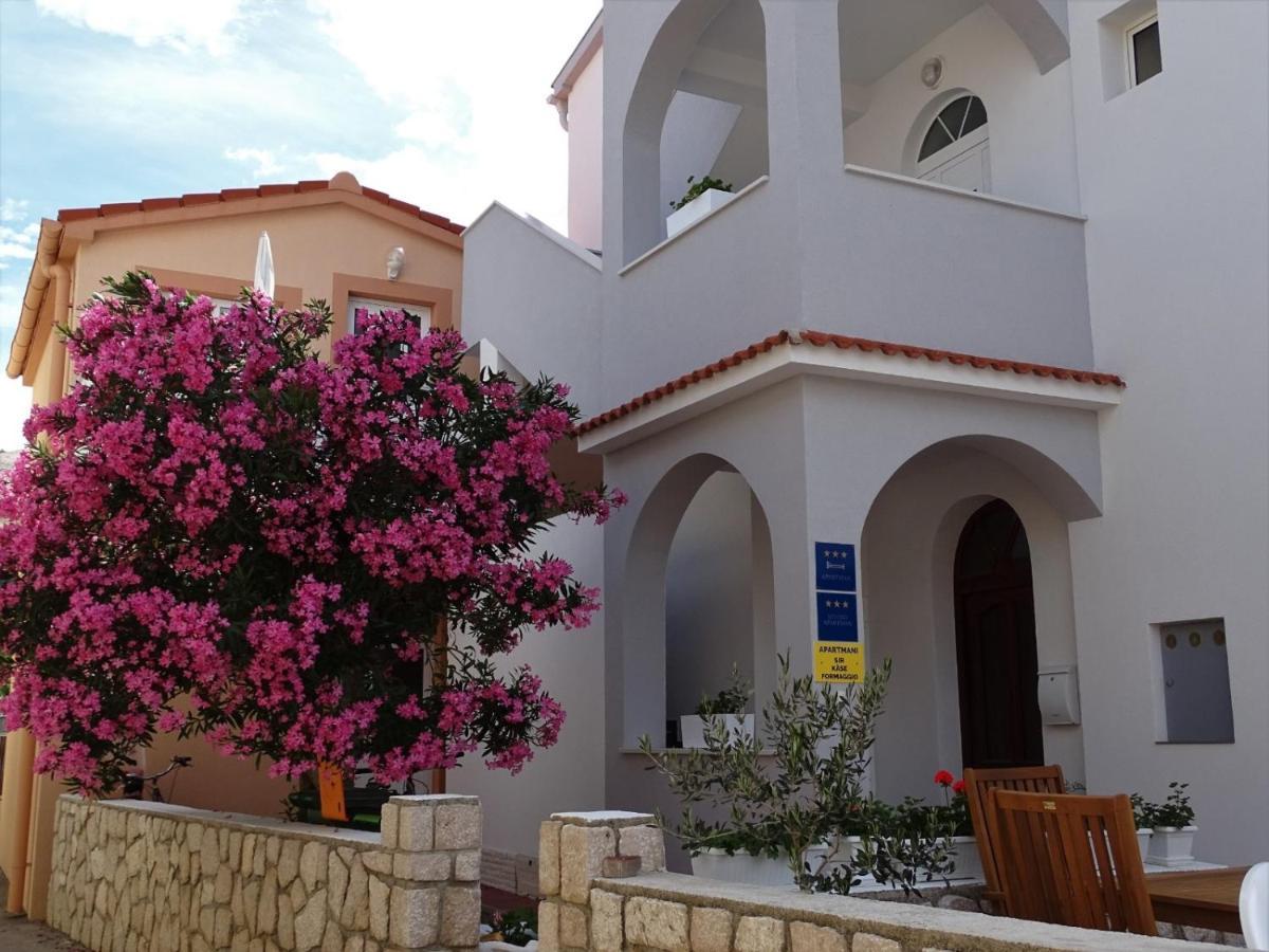 Apartments By The Sea Pag - 16100 Pag Town Dış mekan fotoğraf